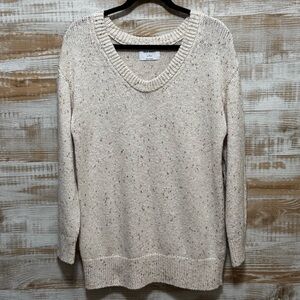 Old Navy Speckled Cream V-Neck Tunic Sweater in Size Small
